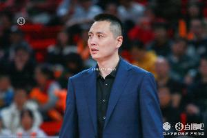 九游官网-卢伟：下赛季的目标是冲击4强 外援的引援重点还是一号位和五号位