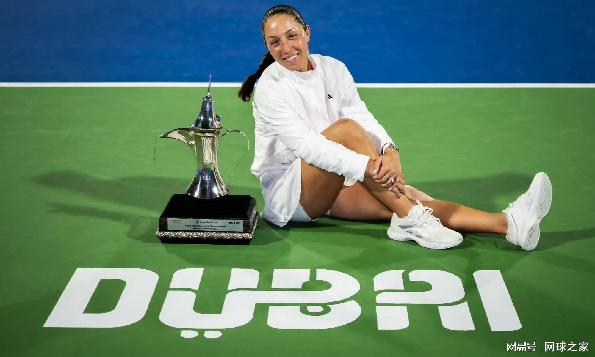 九游体育-笑死！佩古拉夺冠遭教练无视，采访科达女主持离谱口误变翻车现场