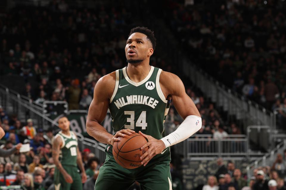 九游体育-字母哥27+9+8复出首胜！雄鹿灭爵士结束4连败 乔治22分