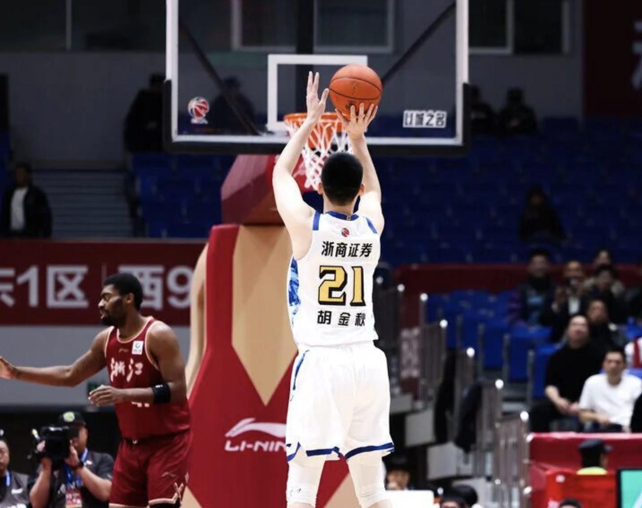 九游娱乐-胡金秋超越陶汉林，升至CBA历史篮板榜第8位