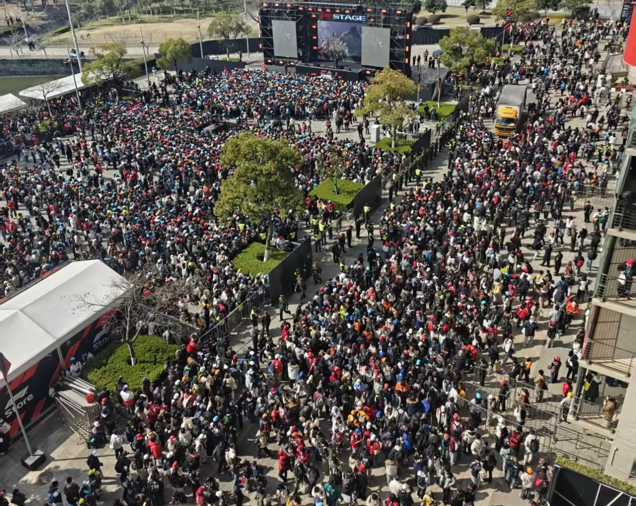 九游娱乐-赛车狂飙、消费井喷 上海进入“F1时间”